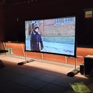 Copper Package - 100-inch freestanding movie screen